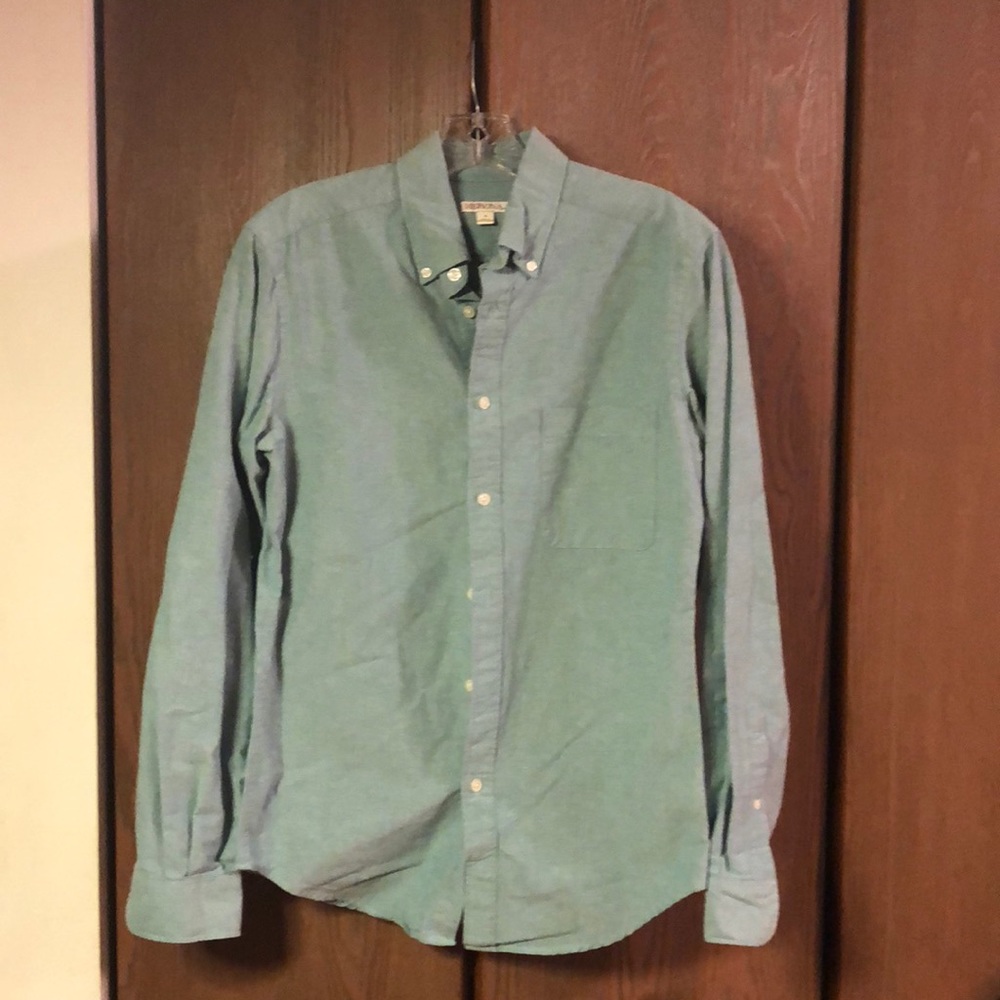 Business casual button down dress shirt